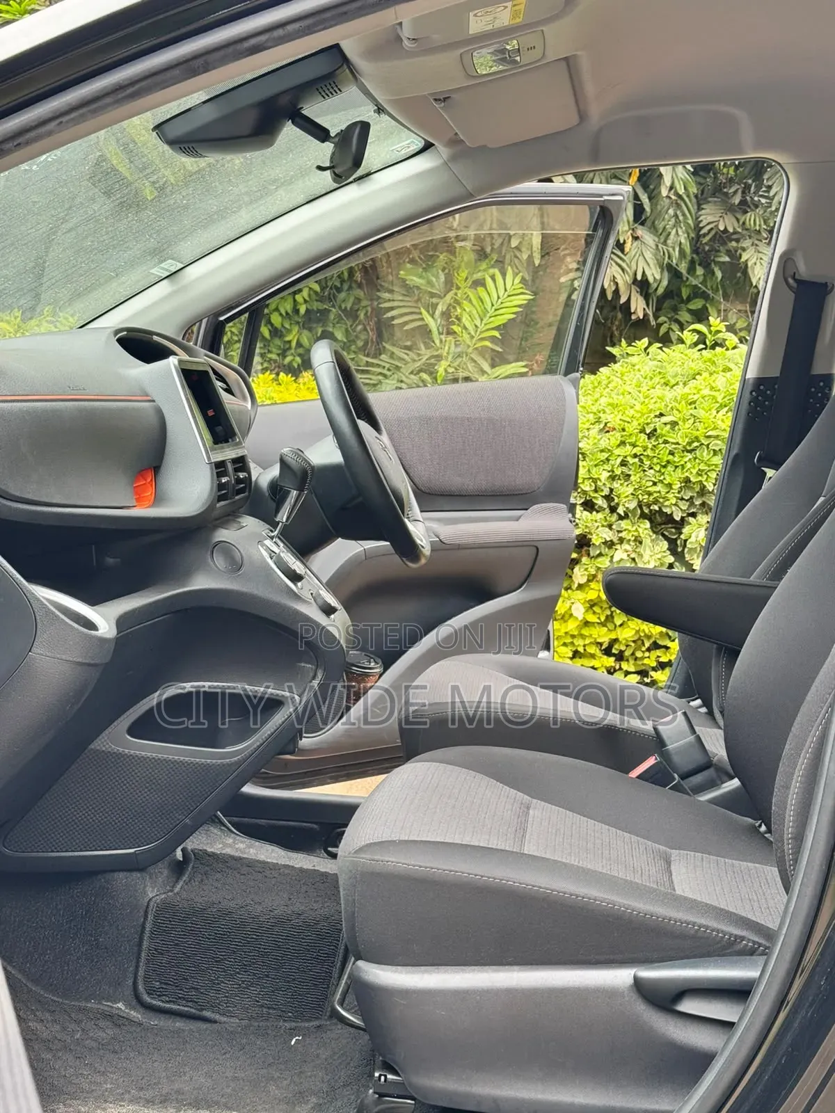 Toyota Sienta 2019 Gray
