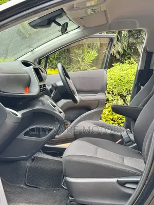 Toyota Sienta 2019 Gray