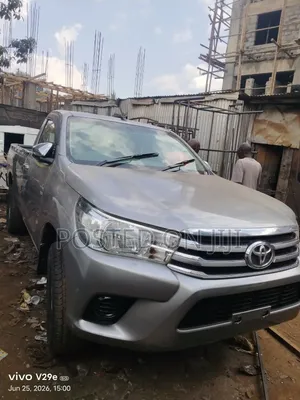 Toyota Hilux 2019 Silver