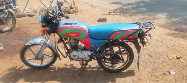Bajaj Boxer 100 2021 Red - thumbnail 4