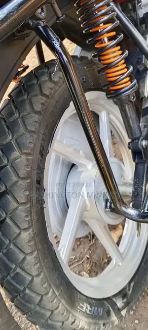 New Bajaj Boxer 125 2025 Red