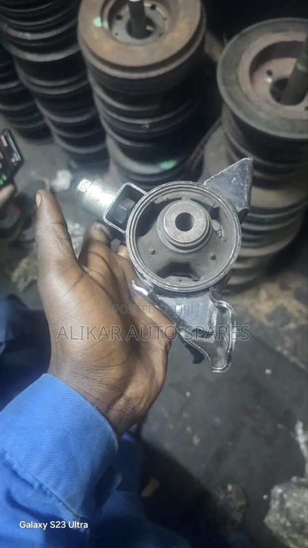 Honda Stepwagon/ Arier Gearbox Mounting - thumbnail 2
