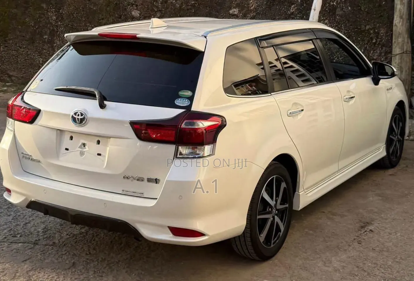 Toyota Corolla Fielder 2019 Off white