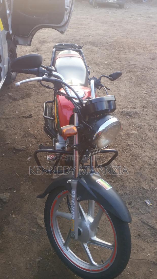 Honda CB 2024 Red