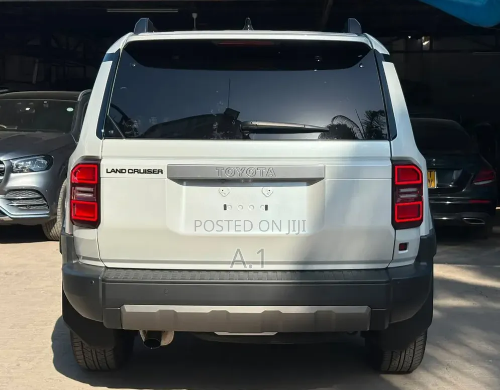 Toyota Land Cruiser Prado 2024 Pearl