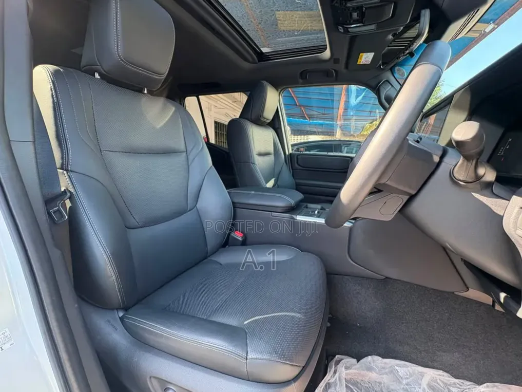 Toyota Land Cruiser Prado 2024 Pearl