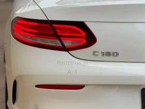 Mercedes-Benz C180 2019 Pearl