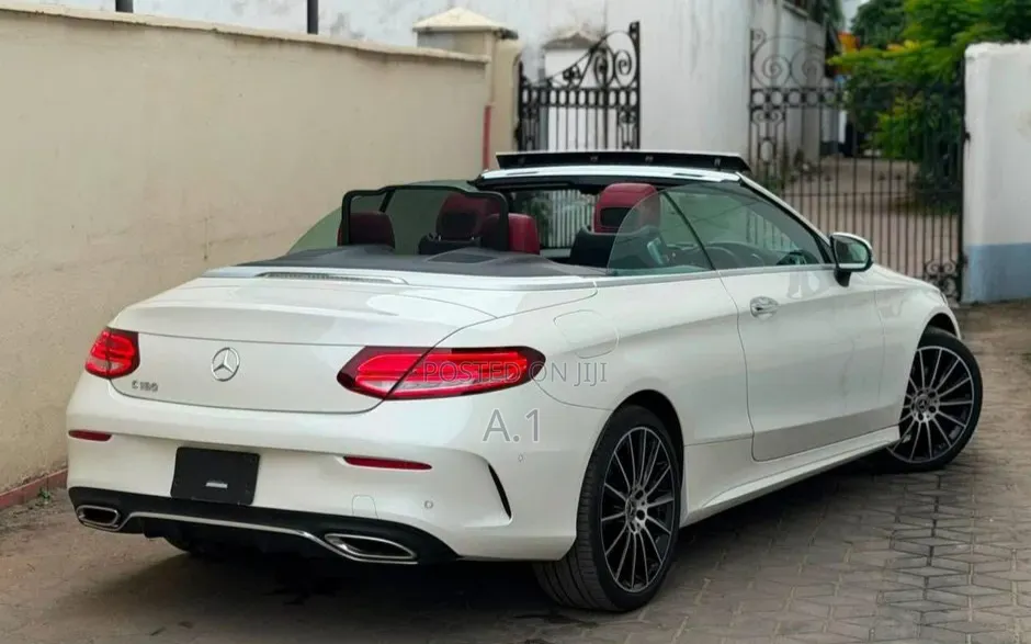 Mercedes-Benz C180 2019 Pearl