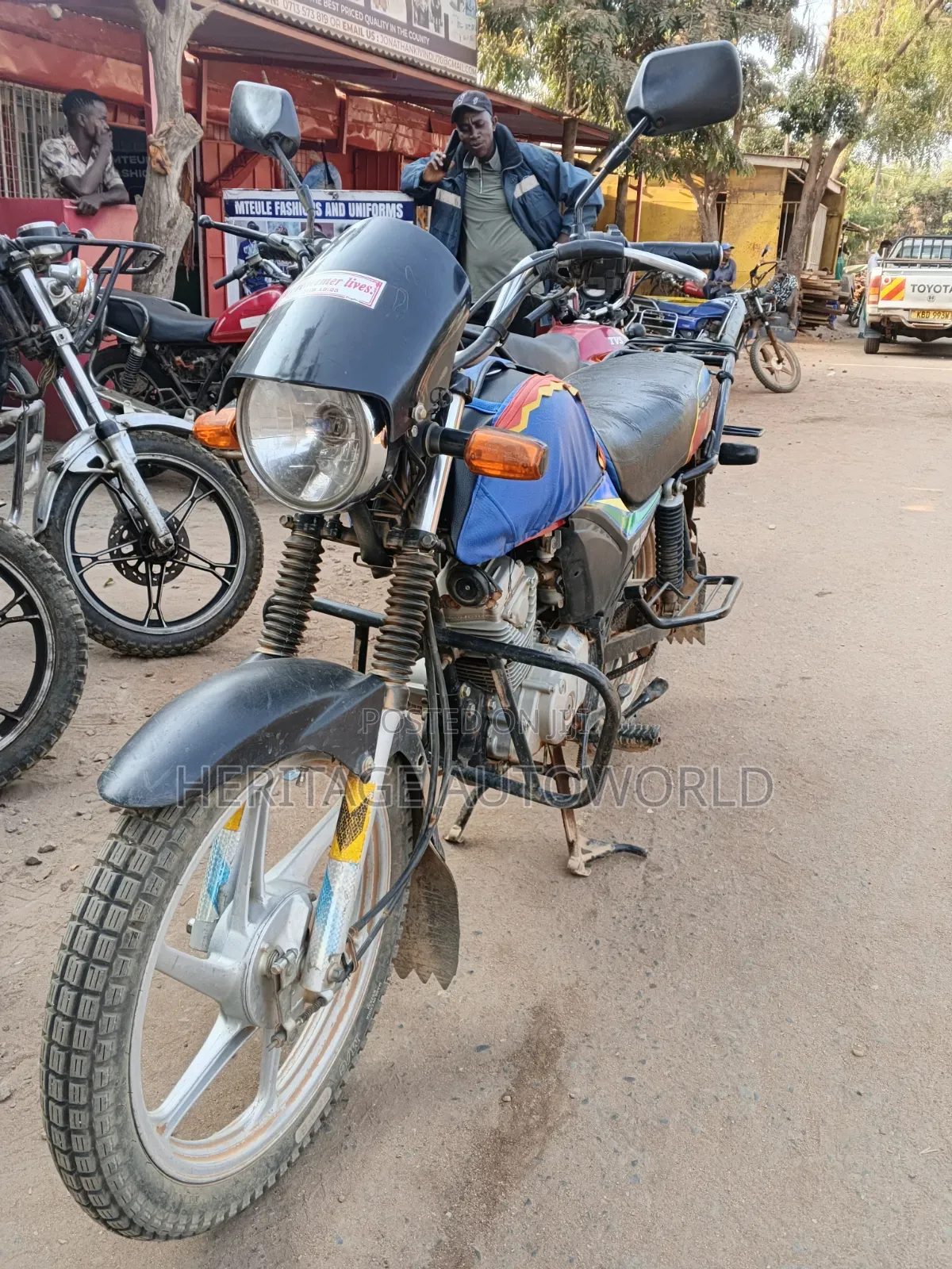 Honda CB 2022 Blue