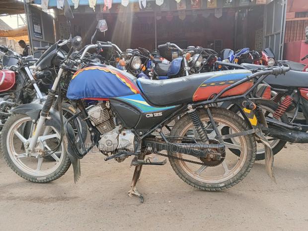 Honda CB 2022 Blue - thumbnail 4