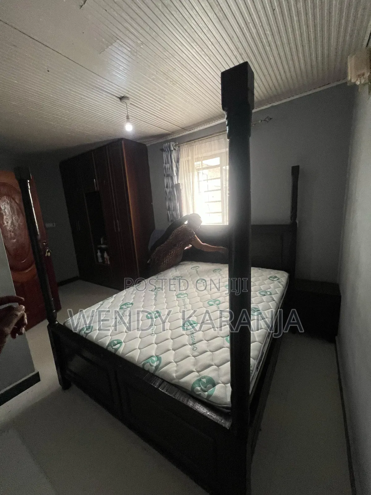 5×6 Mahogany Bed