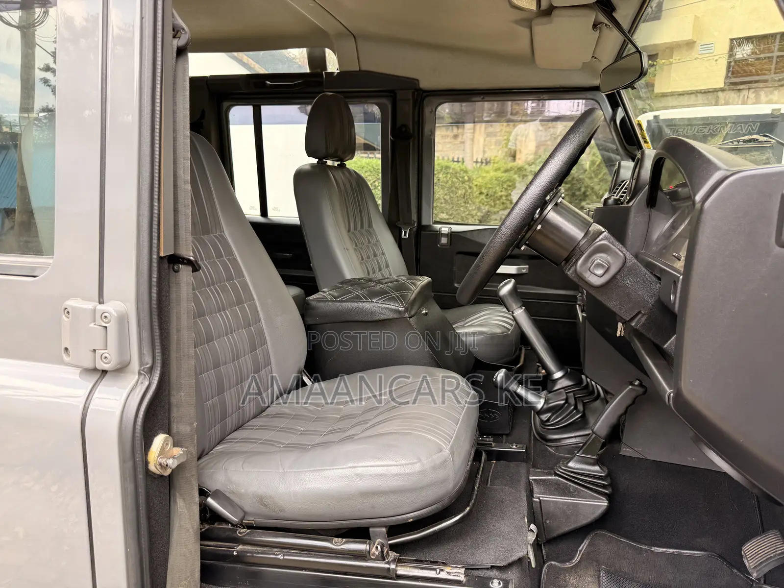 Land Rover Defender Puma 110 SW 2012 Gray