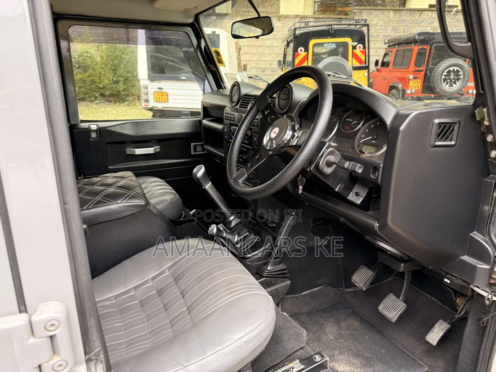 Land Rover Defender Puma 110 SW 2012 Gray