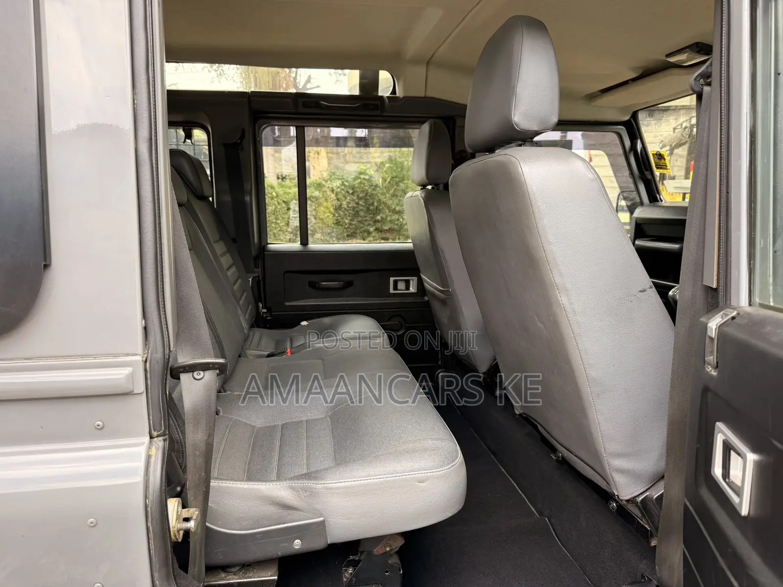 Land Rover Defender Puma 110 SW 2012 Gray