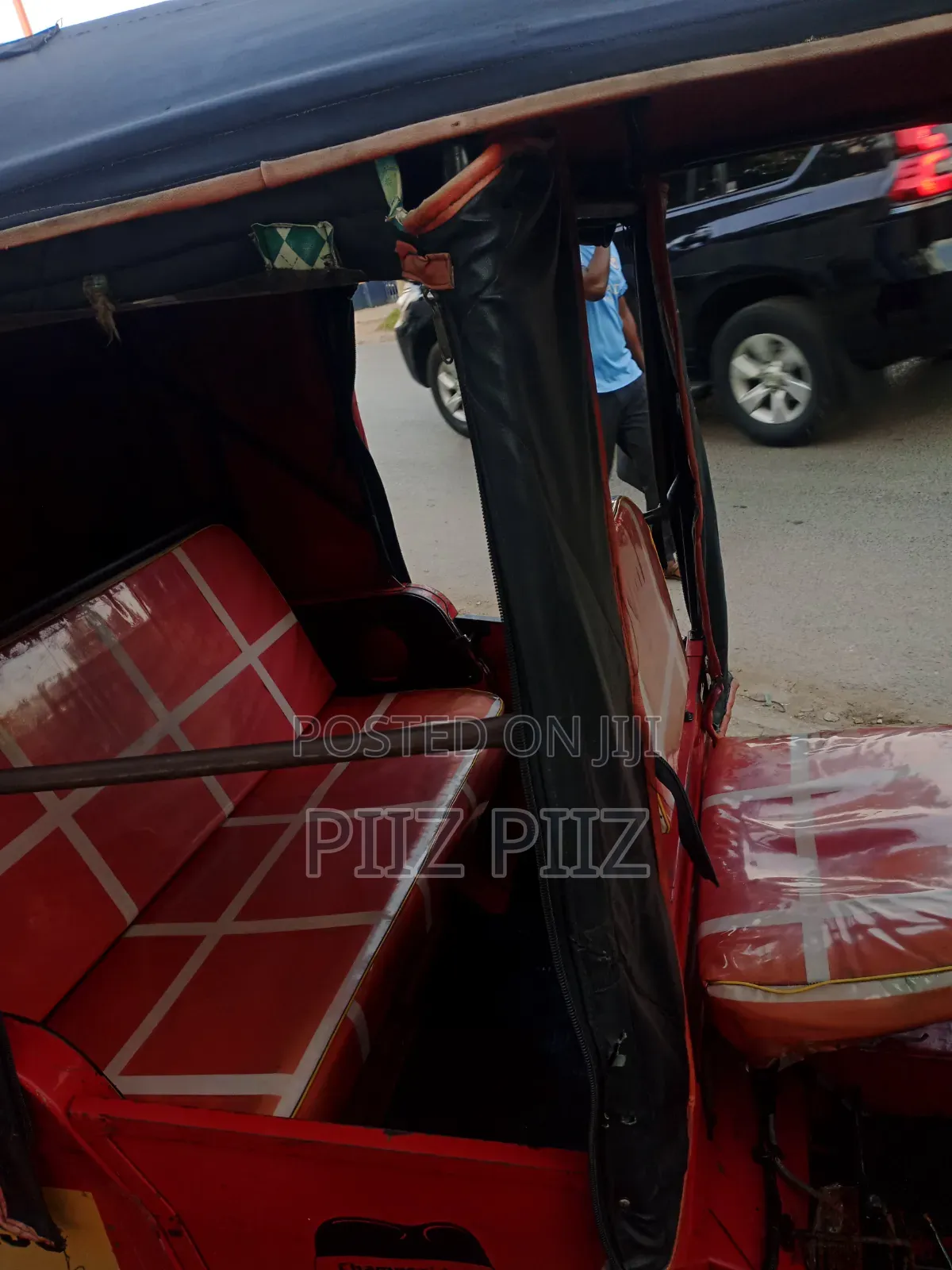 Piaggio 2023 Red