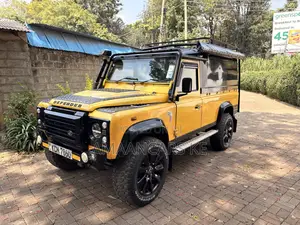 Land Rover Defender Puma 110 2.4 TD 2009 Yellow