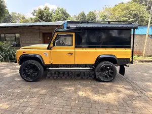 Land Rover Defender Puma 110 2.4 TD 2009 Yellow