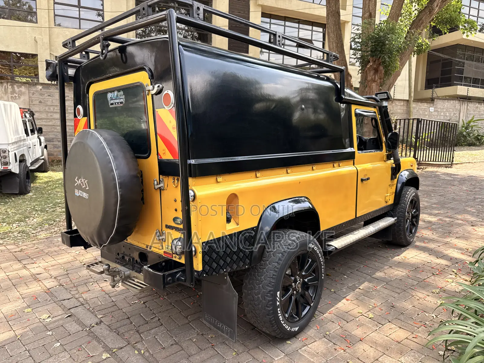 Land Rover Defender Puma 110 2.4 TD 2009 Yellow