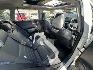 Toyota RAV4 2019 Pearl