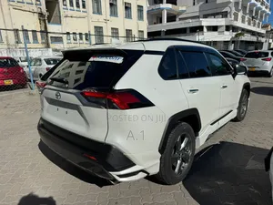 Toyota RAV4 2019 Pearl