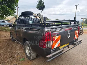 Toyota Hilux 2019 Gray
