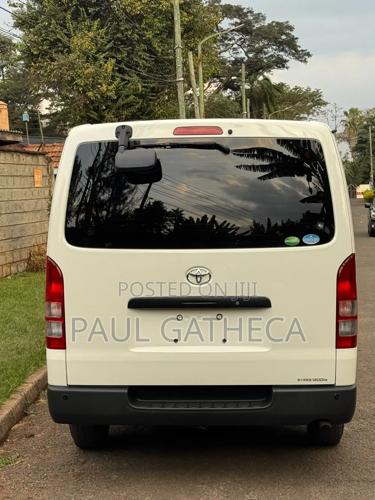 Toyota HiAce 2019 White