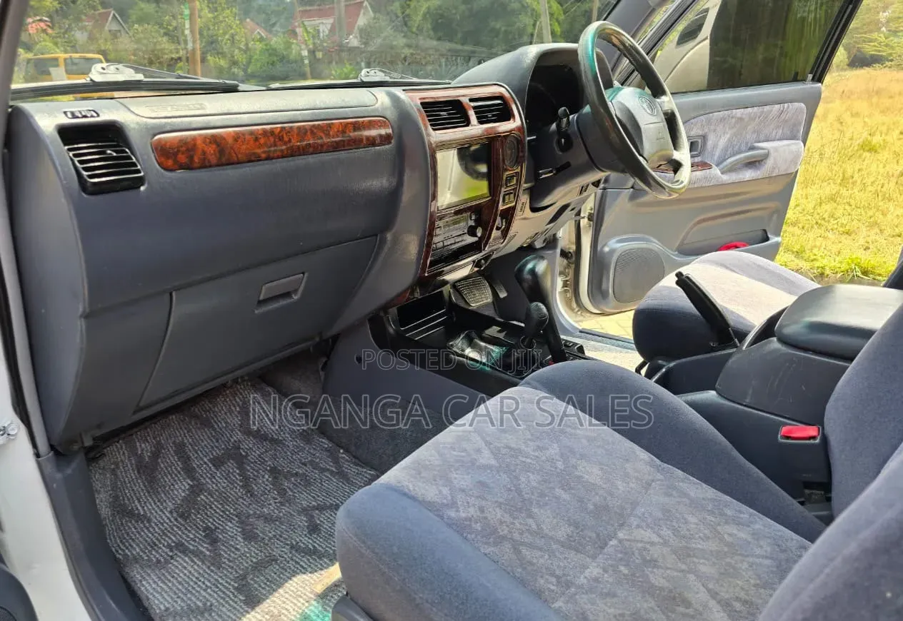 Toyota Land Cruiser Prado 1998 White