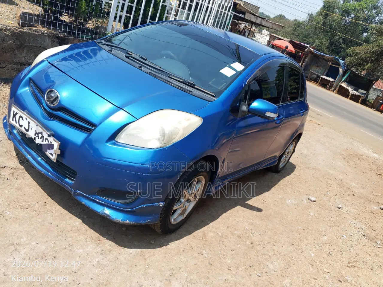 Toyota Vitz 2009 Blue