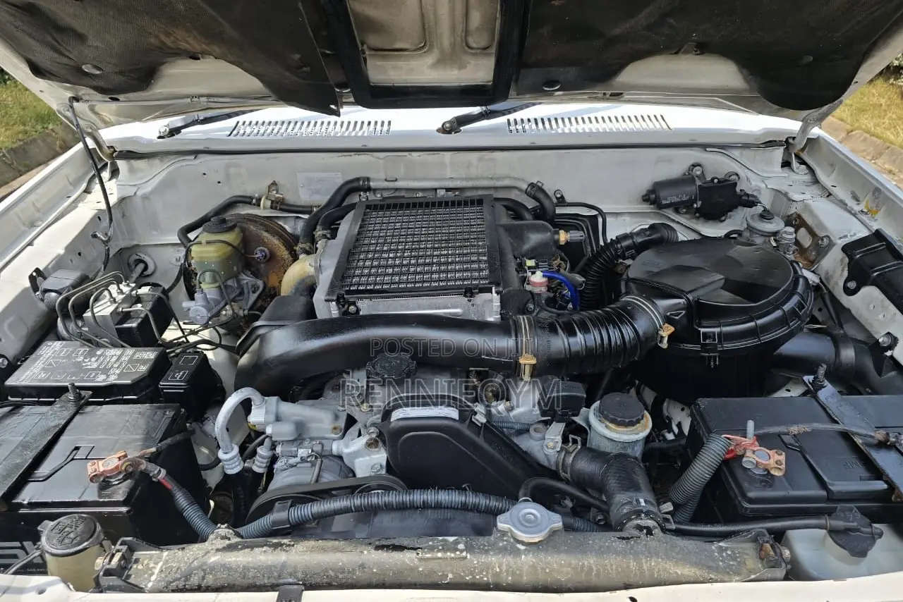 Toyota Land Cruiser Prado 1998 White