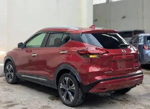 Nissan Kicks 2020 Red
