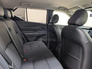 Nissan Kicks 2020 Red