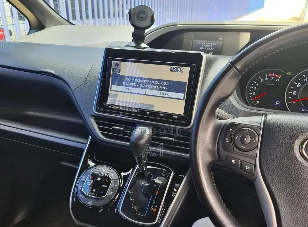 Toyota Voxy 2019 Pearl