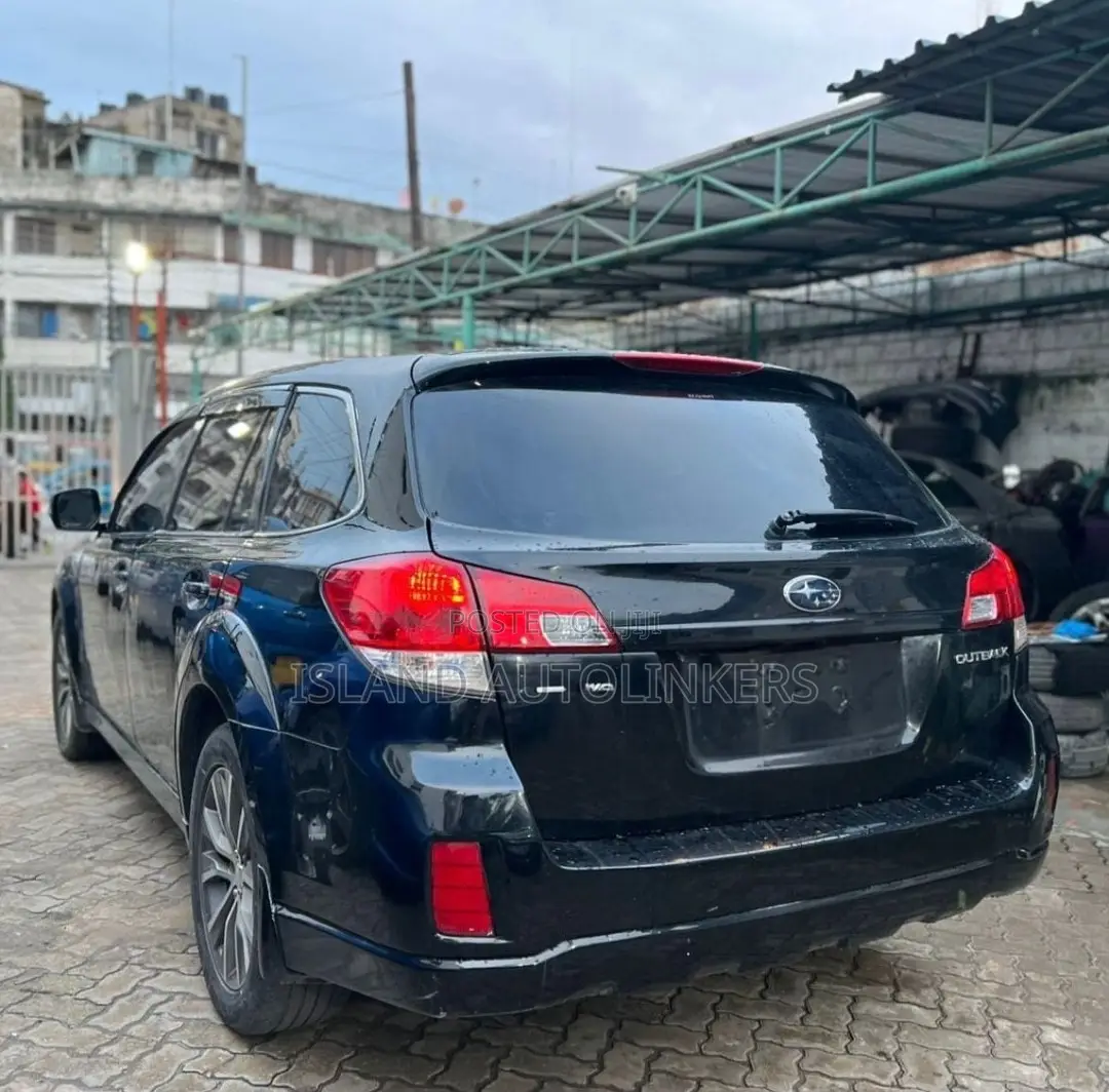 Subaru Outback 2012 Black
