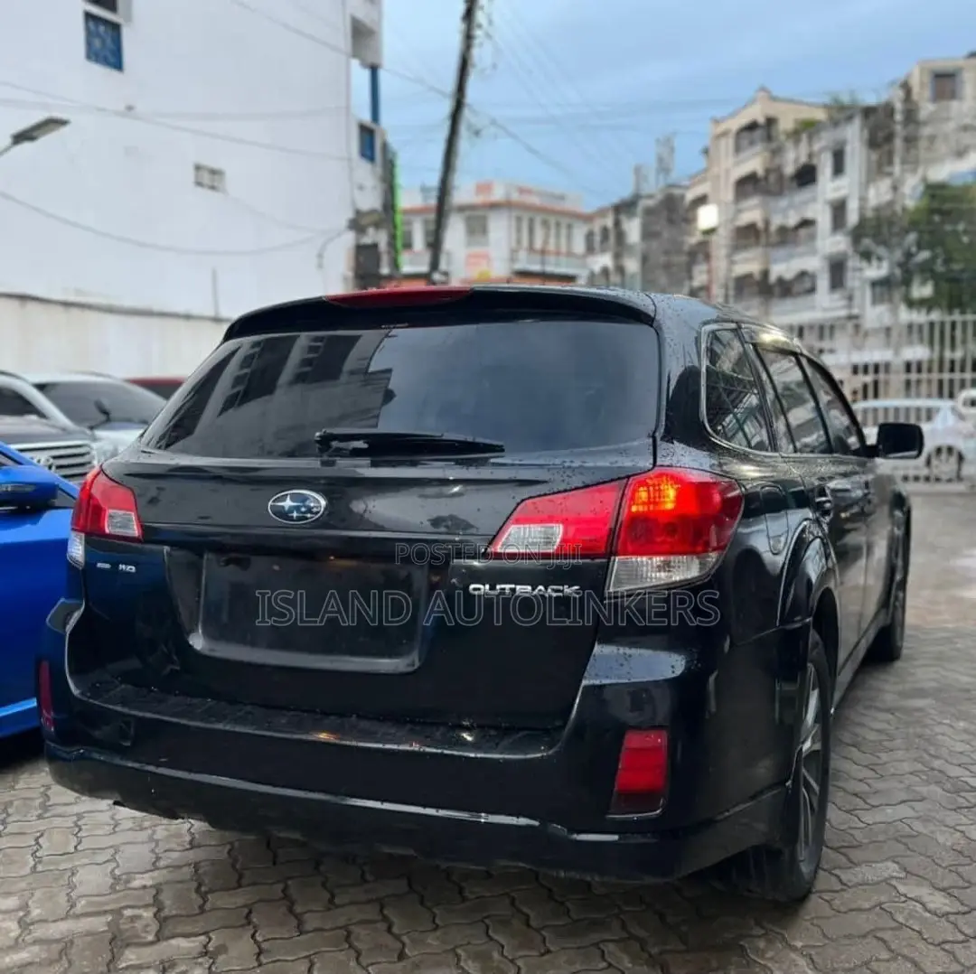 Subaru Outback 2012 Black