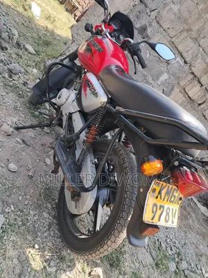 Bajaj Boxer 125 2024 Red