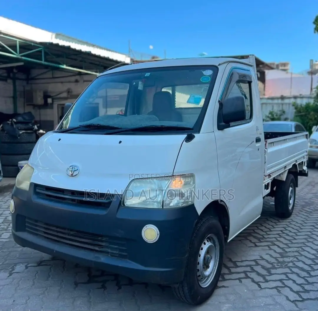 Toyota TownAce 2016 White