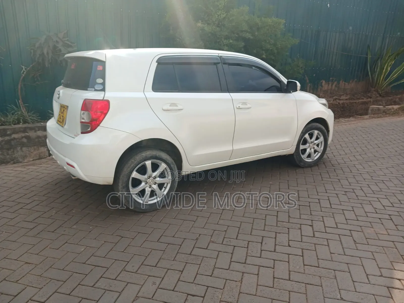Toyota IST 2011 White