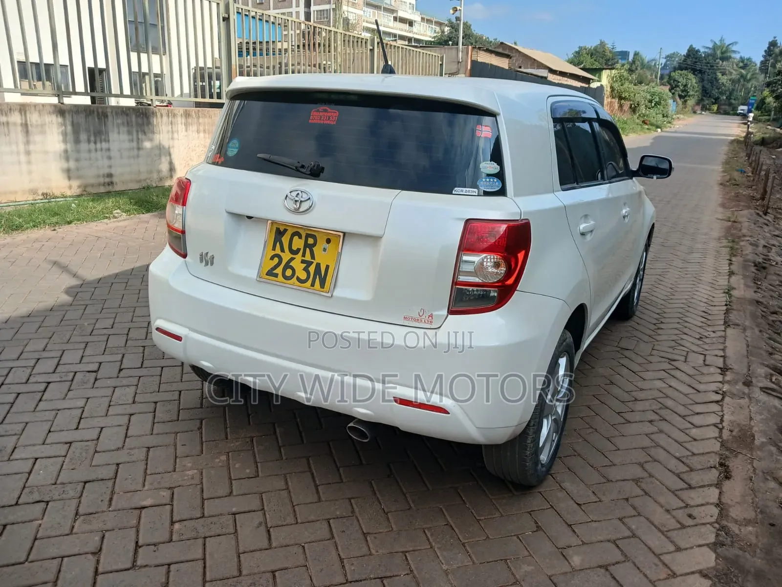 Toyota IST 2011 White