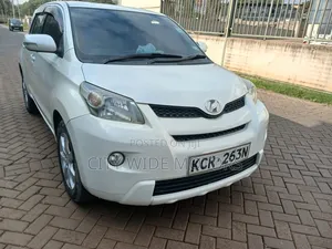 Toyota IST 2011 White