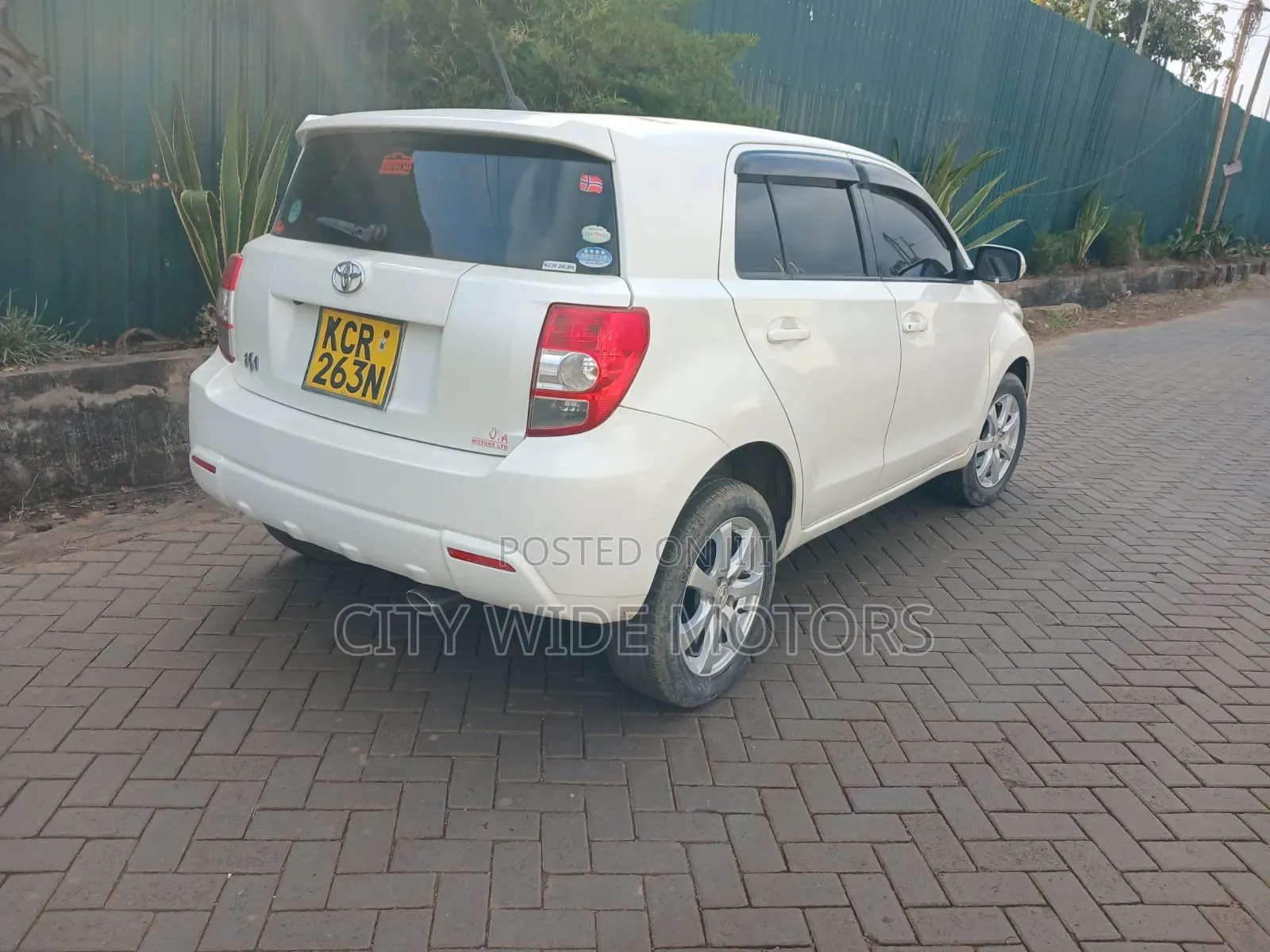 Toyota IST 2011 White