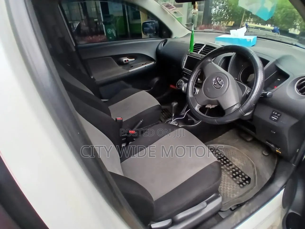 Toyota IST 2011 White