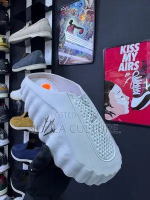 Nike X Travis Scott Mind 001