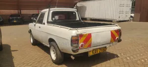 Nissan Pick-Up 2007 White