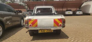 Nissan Pick-Up 2007 White