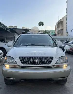 Toyota Harrier 3.0 V6 2002 White
