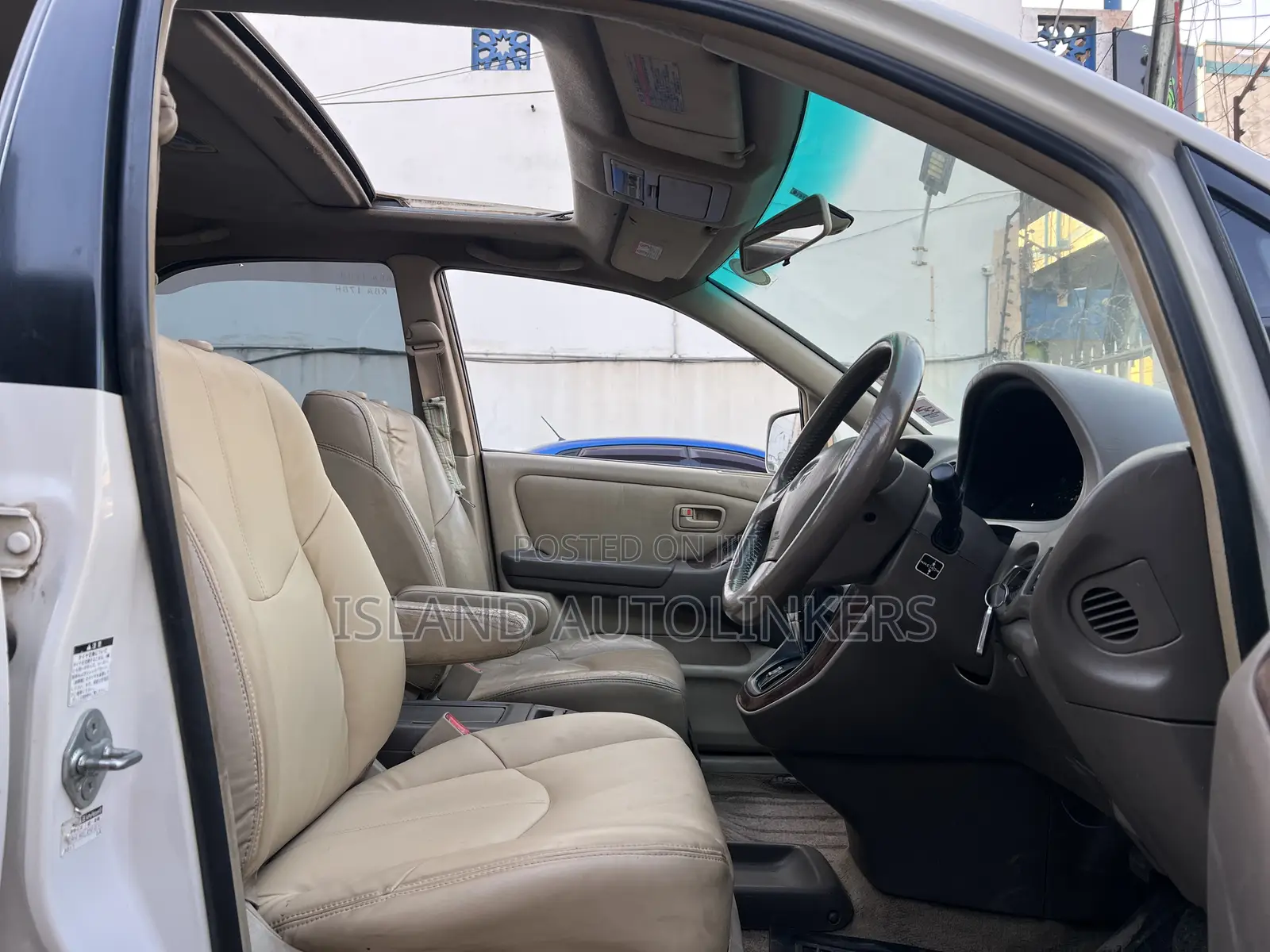 Toyota Harrier 3.0 V6 2002 White