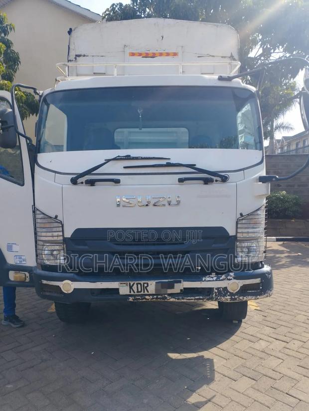 Isuzu Truck - thumbnail 5