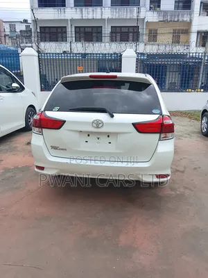 Toyota Corolla Fielder 2019 White