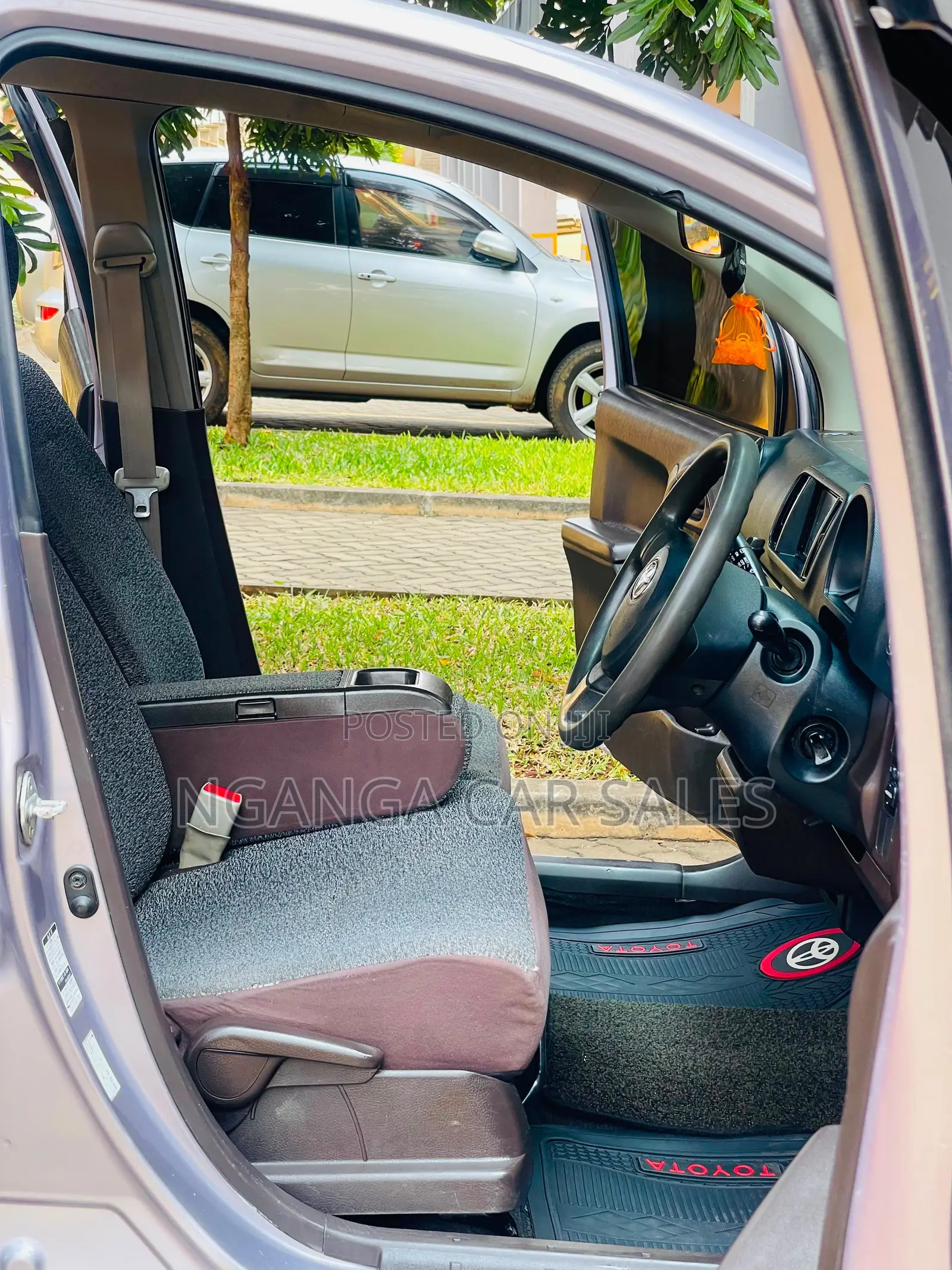 Toyota Passo 1.0 AWD 2013 Purple