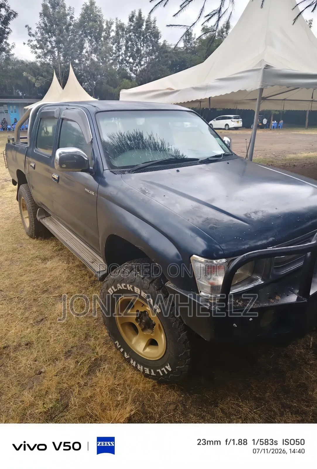 Toyota Hilux 1999 Blue